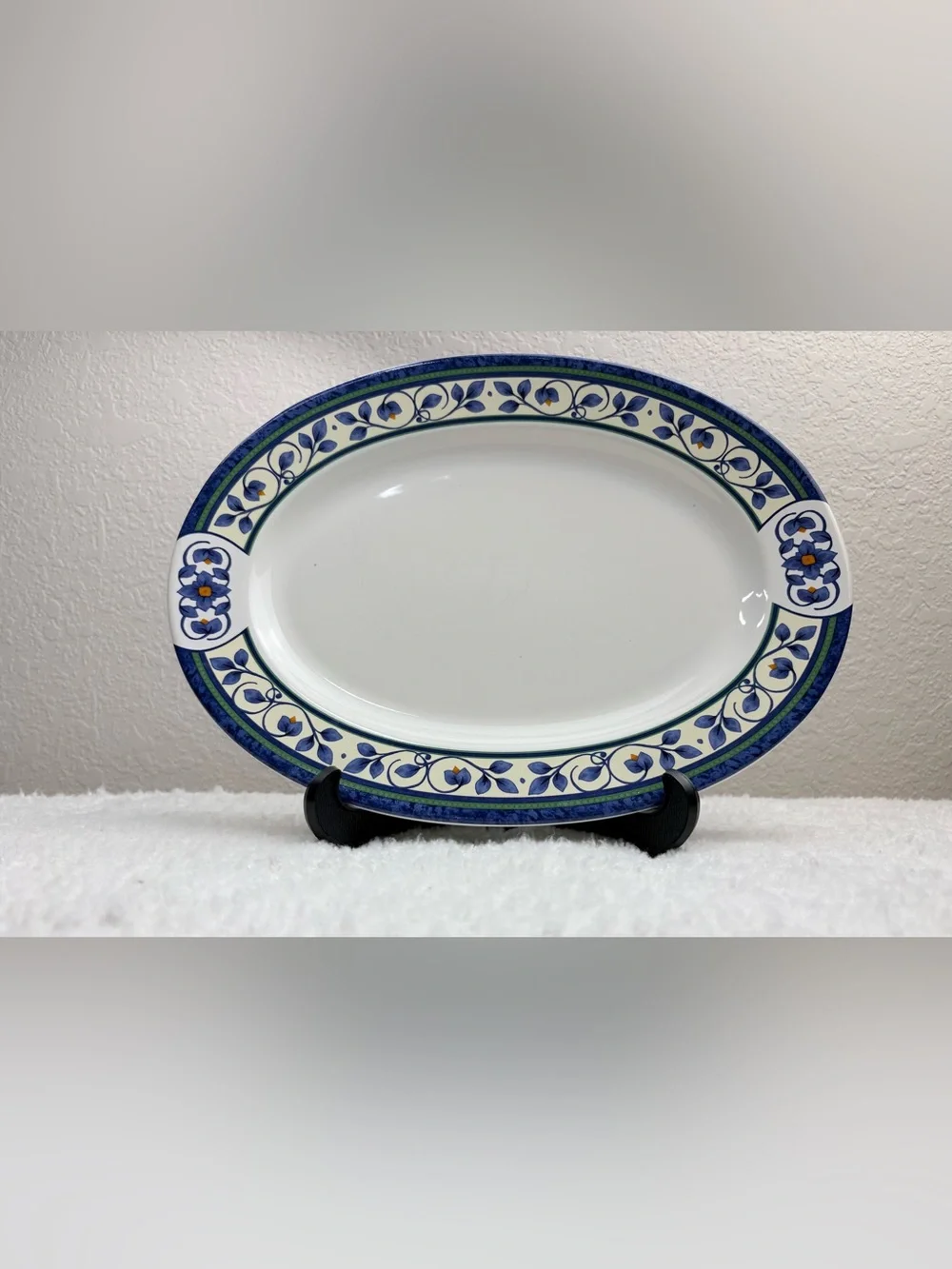 Pfaltzgraff Oreleans 12” Stoneware Oval Serving Platter.